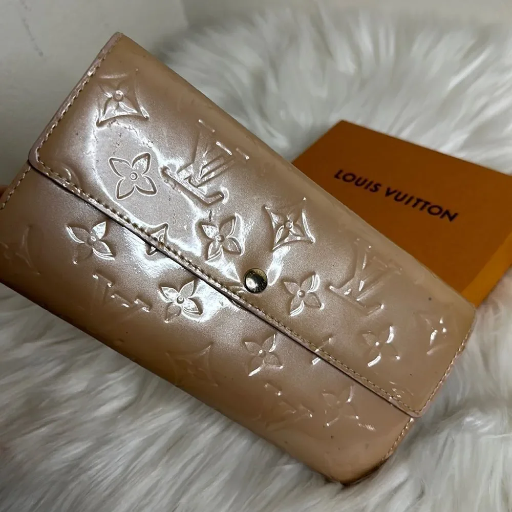 Louis Vuitton preloved louis